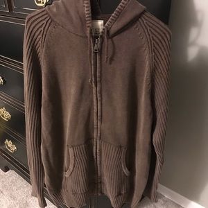 Men’s BKE hooded sweater.